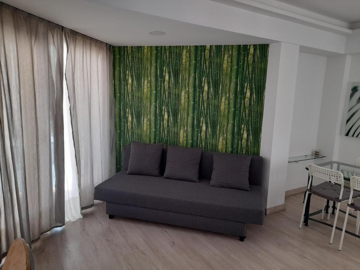 Apartamento Pepita Alay เบนัลมาเดนา ภายนอก รูปภาพ